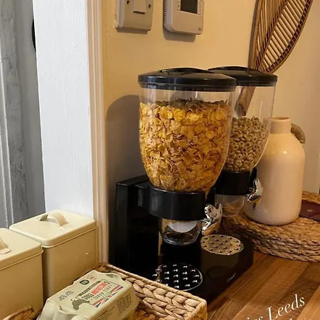 The Bluebird I 3* Leeds (West Yorkshire)