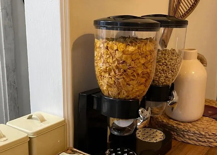 The Bluebird I 3* Leeds (West Yorkshire)